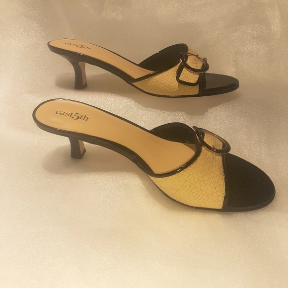 Women's East5th Brown and Tan Slip On Open Toe Buckle Design Size 8M - Picture 8 of 12